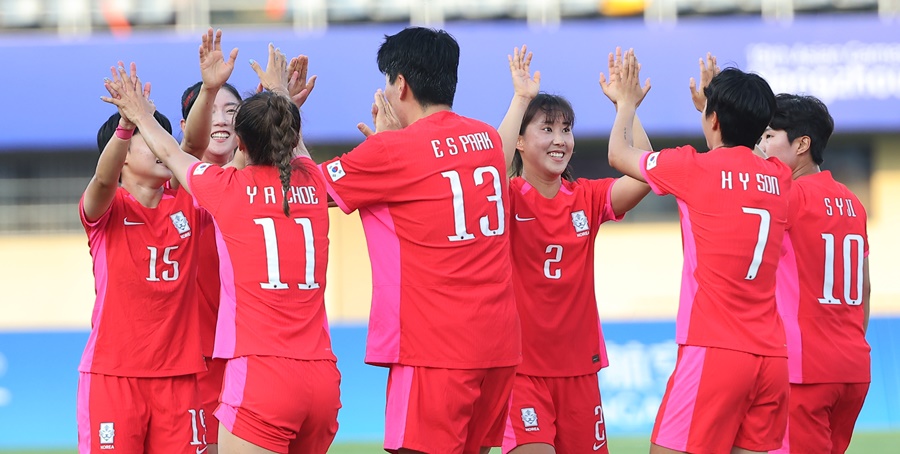 ▲ 30일 중국 원저우 스포츠센터 스타디움에서 열린 2022 항저우 아시안게임 여자축구 8강전 한국과 북한의 경기 ⓒ 연합뉴스