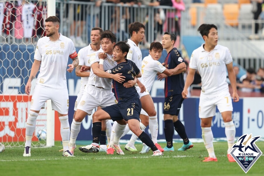 ▲ 포항 스틸러스-울산 현대, 수원FC-FC서울은 모두 비겼다. ⓒ한국프로축구연맹