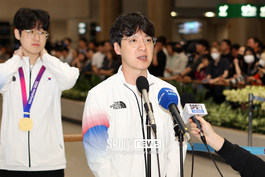 ▲ 김정균 리그오브레전드 국가대표 감독