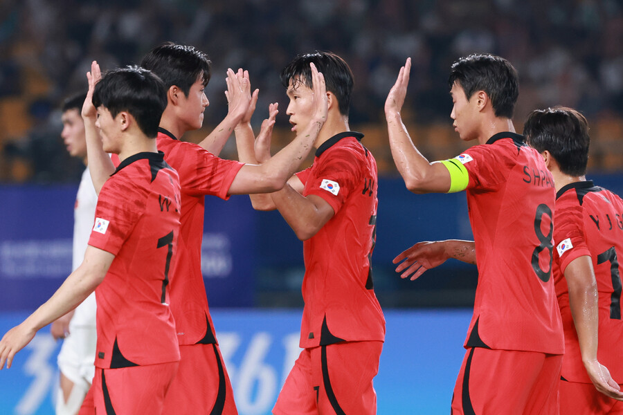 [항저우 NOW] 국경일에 '공한증' 깬다…'5만 중국 관중' 축구장으로