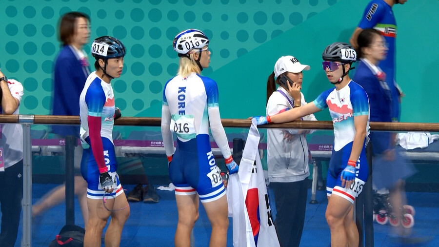 ▲ 대한민국은 믿을 수 없다는 듯 망연자실.
