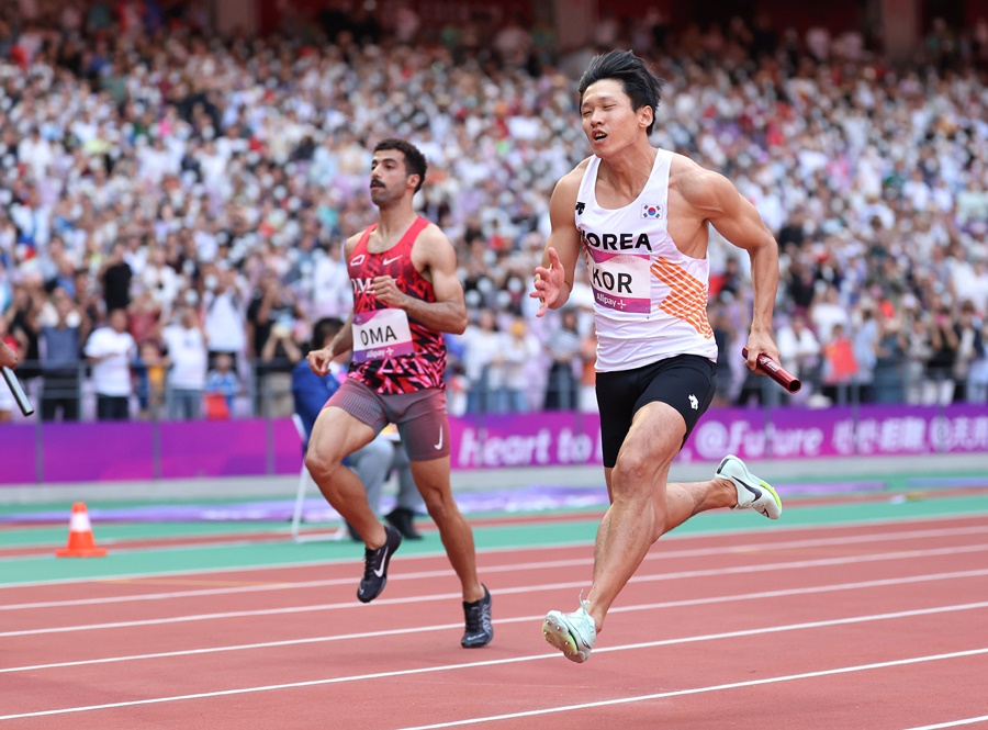 ▲ 37년 만의 아시안게임 메달을 노리는 육상 남자 400m 계주 대표팀 ⓒ연합뉴스