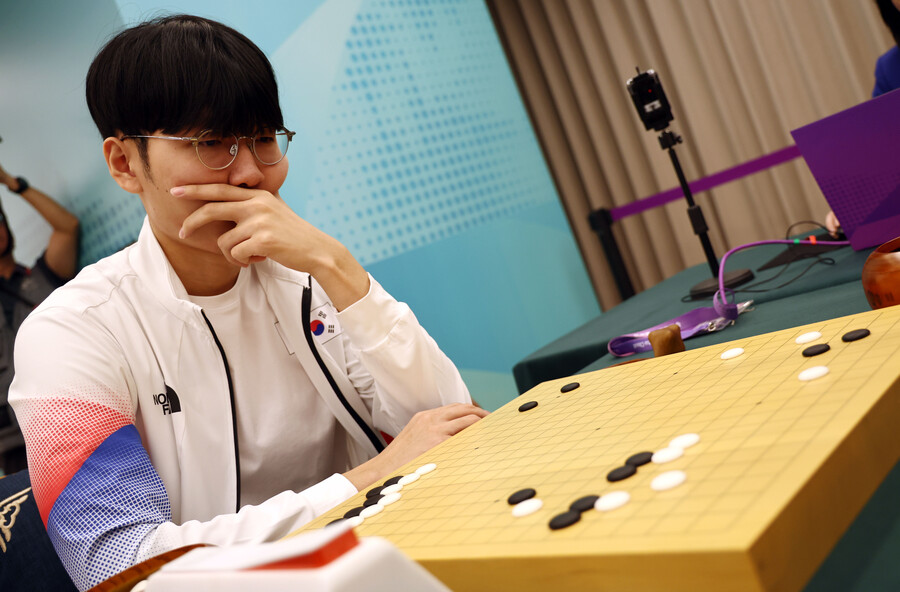 [항저우 NOW] '만리장성 격파' 남자바둑, 단체전 金 쾌거!…여자 팀은 아쉬운 銀(종합)