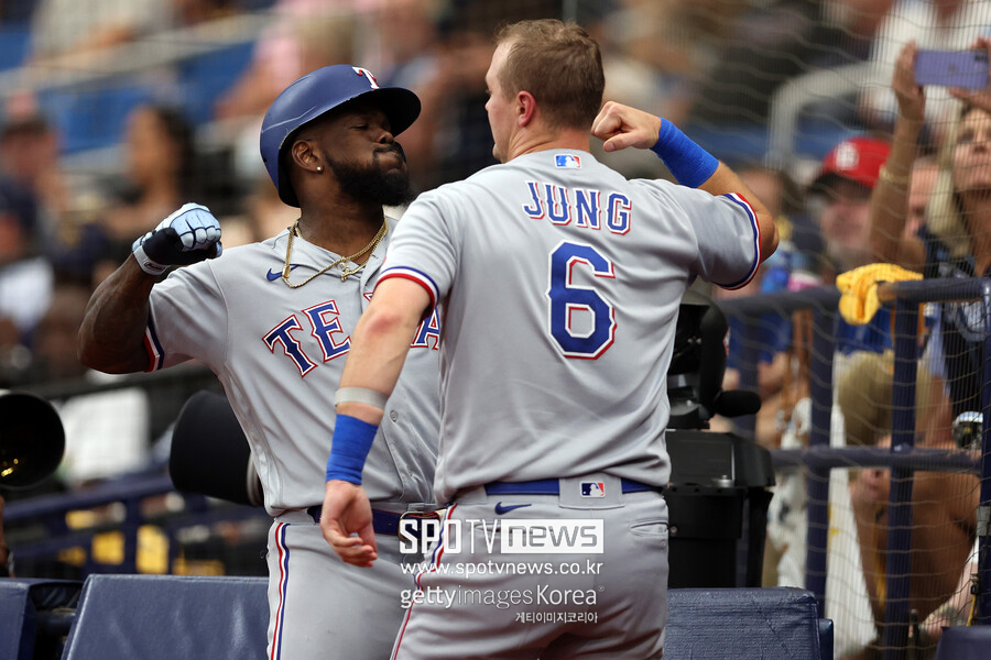 ‘가르시아+카터 홈런포 쾅쾅’ 텍사스, 탬파베이 7-1로 꺾고 2연승…ALDS 진출[ALWC]