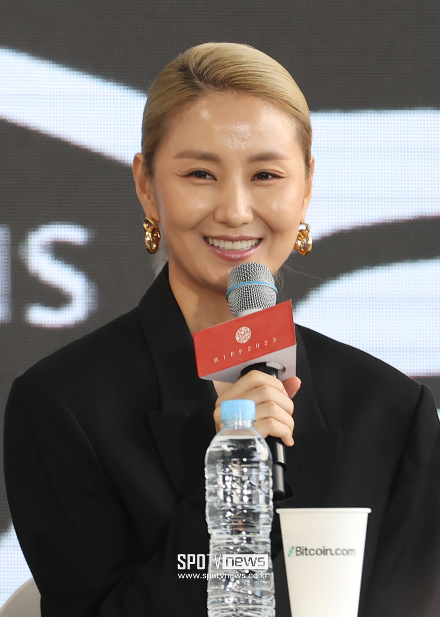 [포토S] 김소진, 멋스러운 분위기
