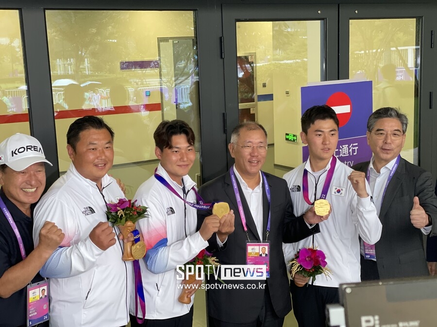 정의선 회장 앞에서 '눈부신 10의 향연'…리커브 男 단체전 13년 만의 金, 공정 선발·체계적 지원 결실 맺다