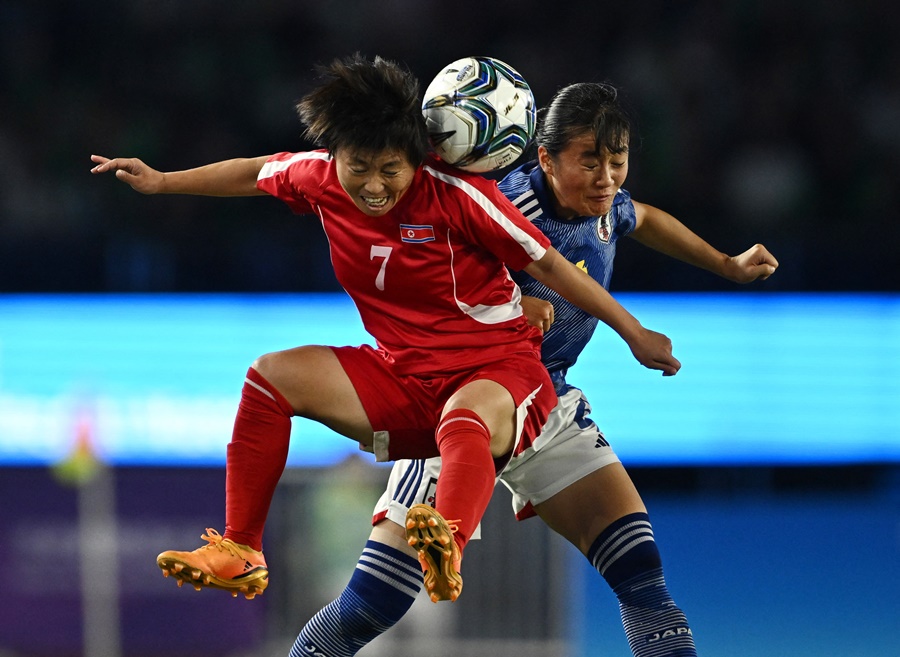 [항저우 NOW] '1-4 와르르' 북한, 여자축구 충격의 은메달…일본 AG 2연패+최다 우승 타이