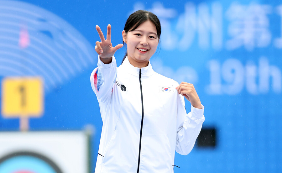 [항저우 NOW] "제가요? 더 좋은 결과 내신 분들도 많은데…" MVP 소식에 '토끼눈' 양궁 3관왕 막내 에이스