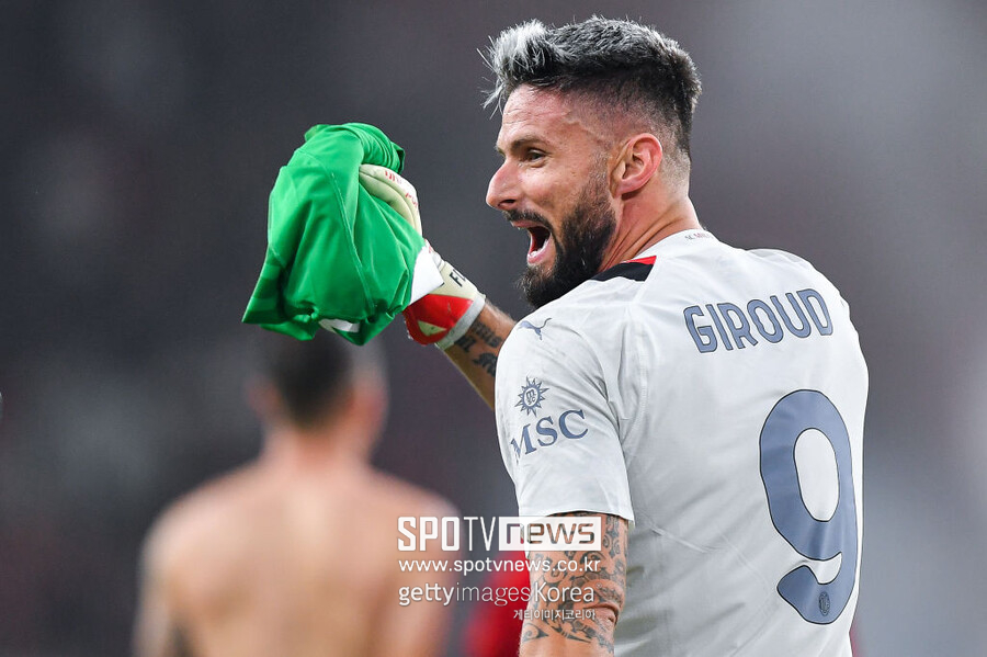 공격수 레전드가 골키퍼?…37세 지루 새로운 재능 찾았다! 세리에A 이주의 베스트 GK ‘화제’