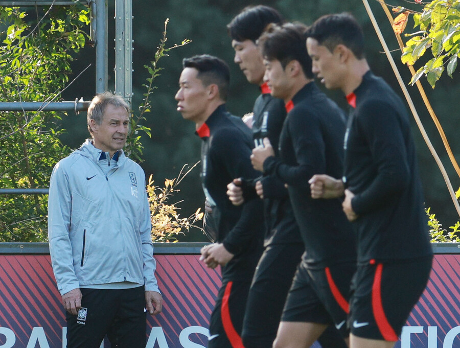 ▲ 위르겐 클린스만 감독과 축구대표팀. ⓒ연합뉴스