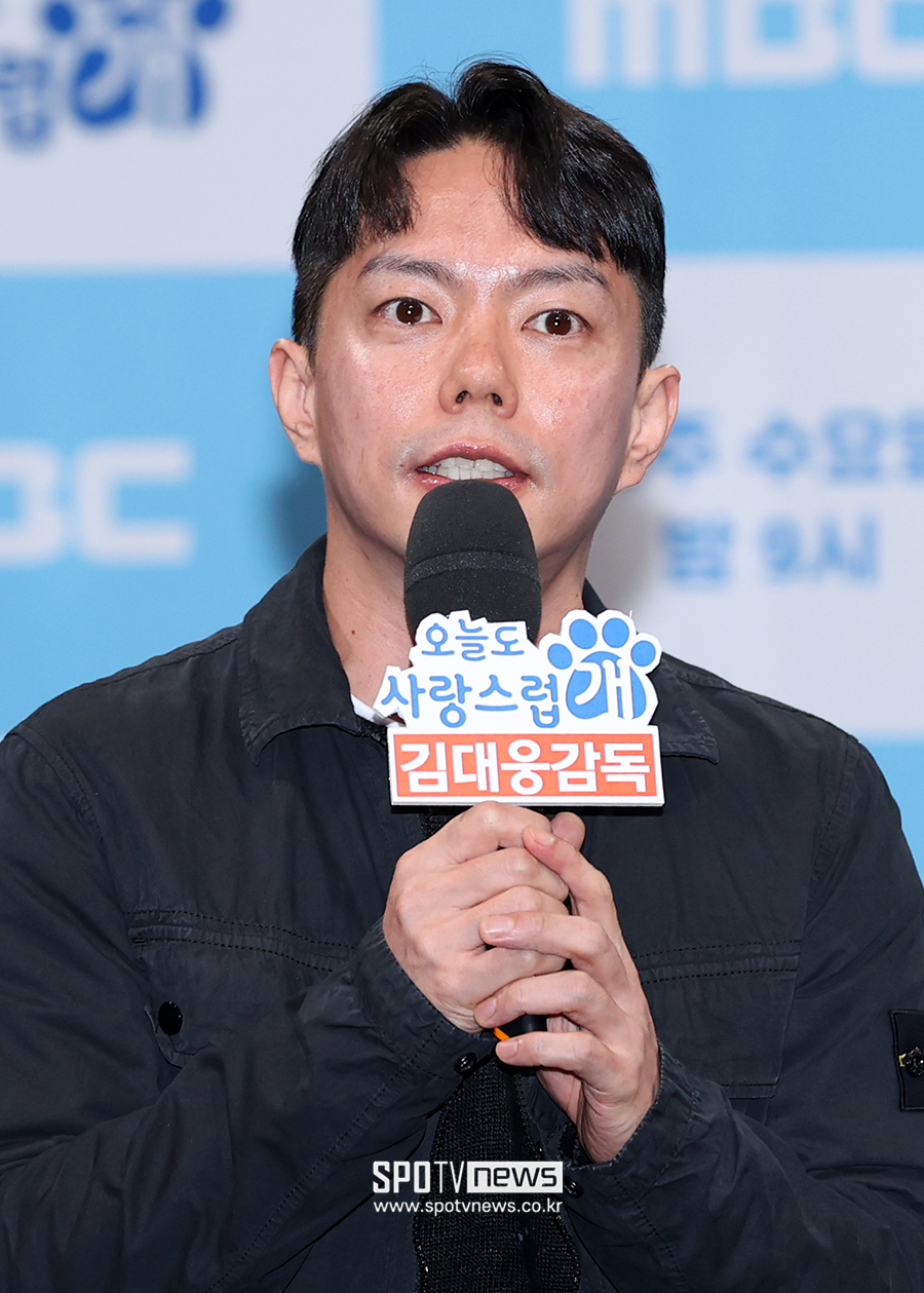 [포토S] 인사말 하는 김대웅 감독
