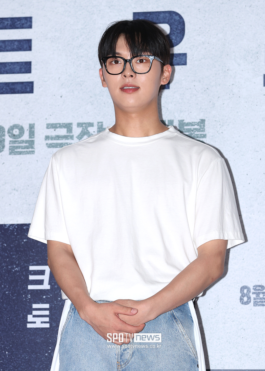 '담배 꽁초 투척' 최현욱 측 "과태료 납부 완료…심려 끼쳐 죄송"[공식입장]