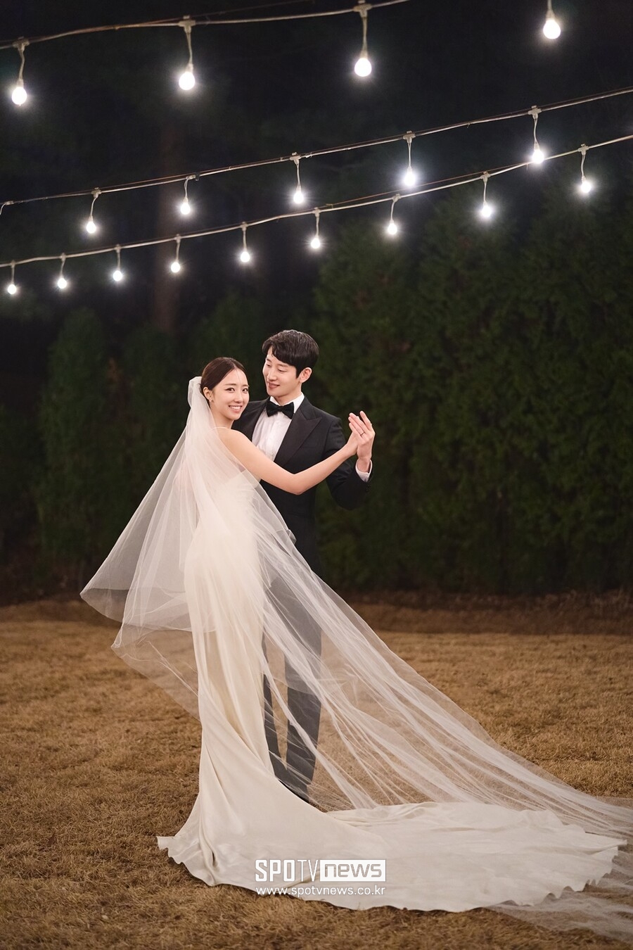 [단독]'결혼' 조항리 아나 "♥배혜지, 날 바꿔준 사람…우린 서로의 롤모델"(직격인터뷰)