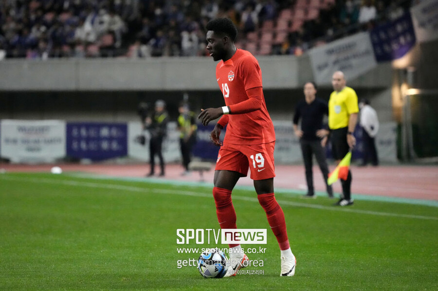 ▲ 캐나다는 믿었던 에이스 알폰소 데이비스가 페널티킥 실축과 자책골로 아쉬움을 남겼다