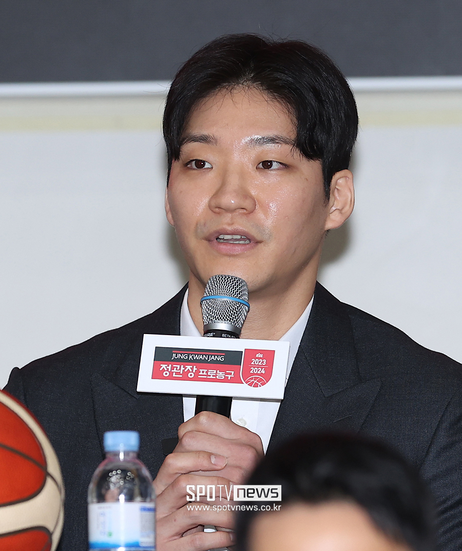 [포토S] 출사표 밝히는 한국가스공사 이대헌