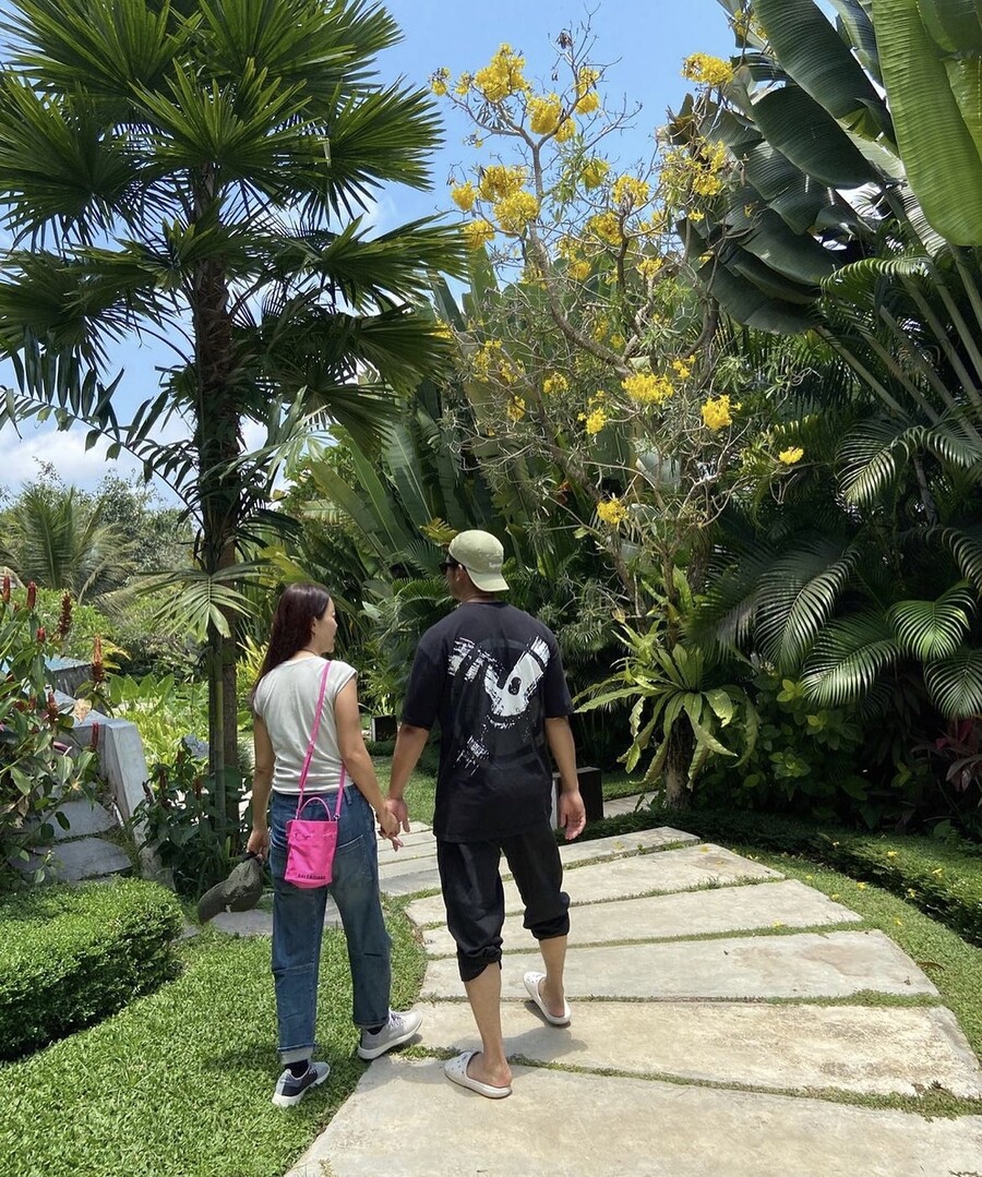 ▲ 백지영과 정석원 뒷모습. 출처| 백지영 인스타그램