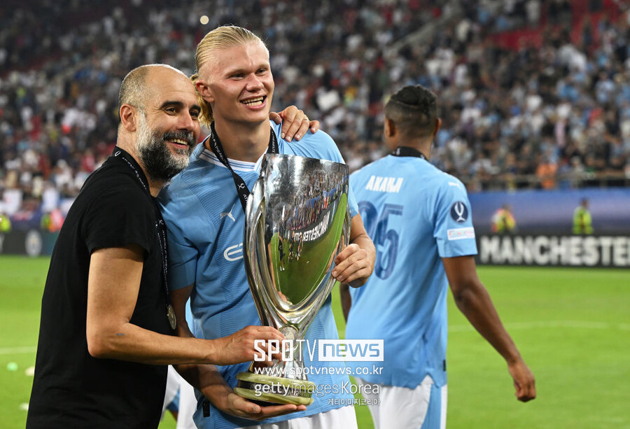 ▲ 맨체스터 시티의 트레블 주역 홀란드를 지지하는 의견도 상당하다