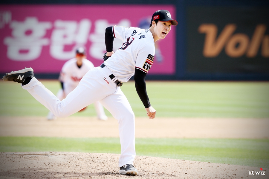 ▲ kt 위즈 투수 엄상백. ⓒkt 위즈