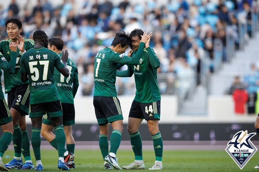 ▲ 전북 현대가 한교원, 구스타보의 골로 대구FC를 2-1로 꺾었다. ⓒ한국프로축구연맹