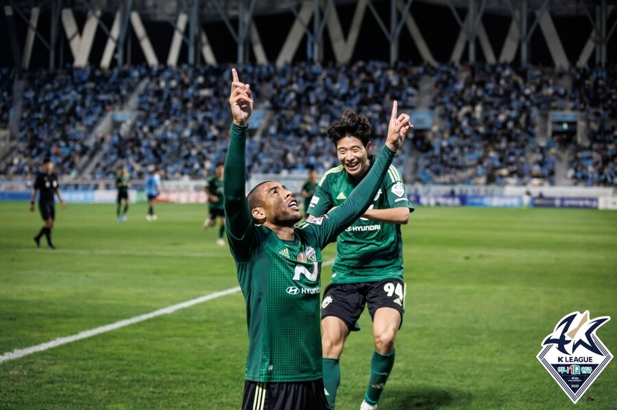 ▲ 전북 현대가 한교원, 구스타보의 골로 대구FC를 2-1로 꺾었다. ⓒ한국프로축구연맹