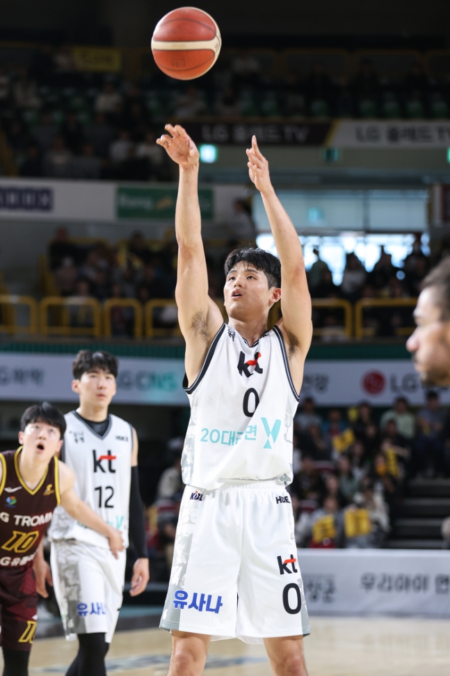▲ 수원KT 하윤기. ⓒKBL