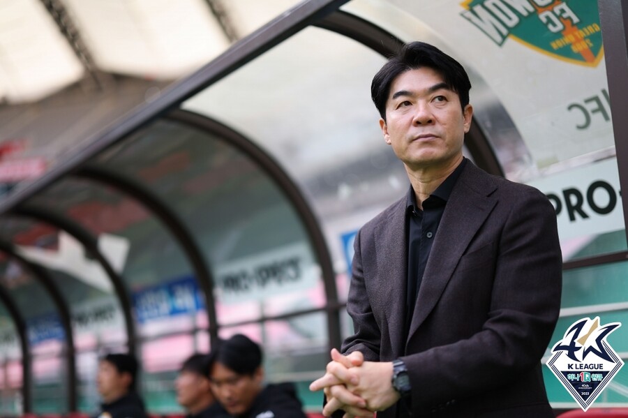 ▲ 윤정환 강원FC 감독. ⓒ한국프로축구연맹