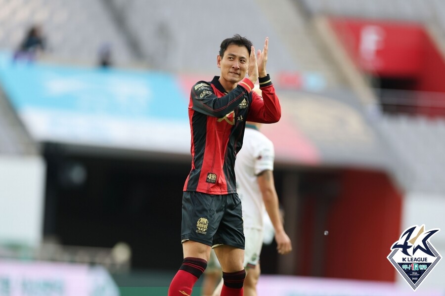 ▲ FC서울 지동원(사진 위)과 김진규 감독대행(사진 아래). ⓒ한국프로축구연맹
