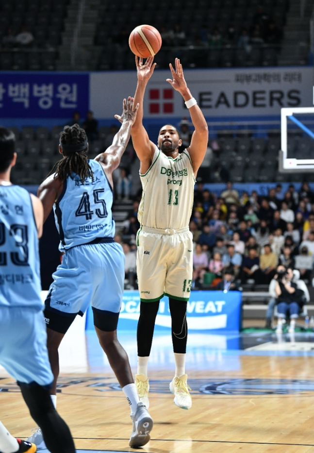 ▲ 원주DB 로슨(사진 위)과 서울SK 워니(사진 아래). ⓒKBL