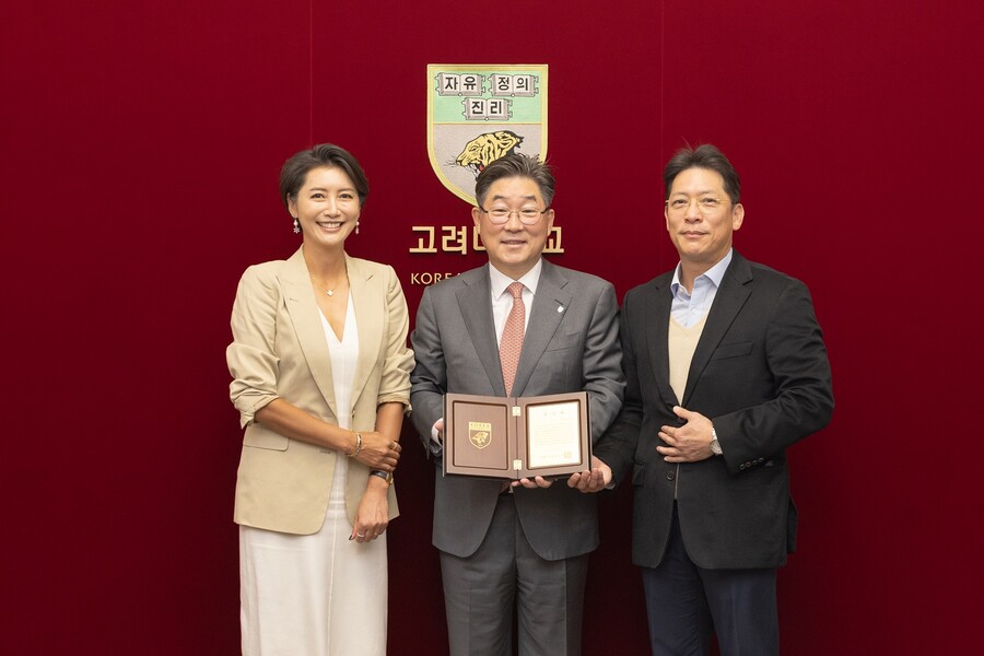 ▲ 한성주(사진 맨 왼쪽). 제공|고려대