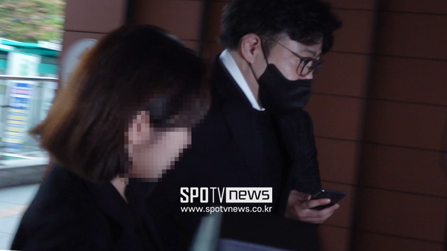 ▲ 경찰에 출석한 안성일 더기버스 대표. ⓒ스포티비뉴스
