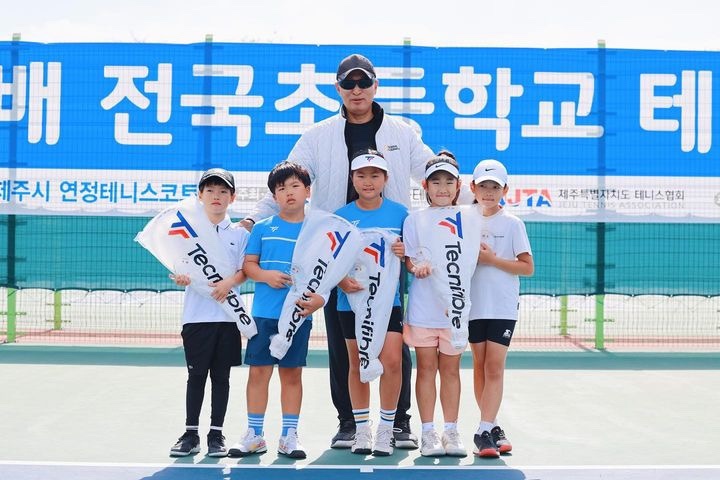 ▲ 제16회 탐라배 전국초등학교 테니스대회에서 제주테니스스스포츠클럽(JTSC) 소속 선수 4명이 입상에 성공했다. ⓒ JTSC