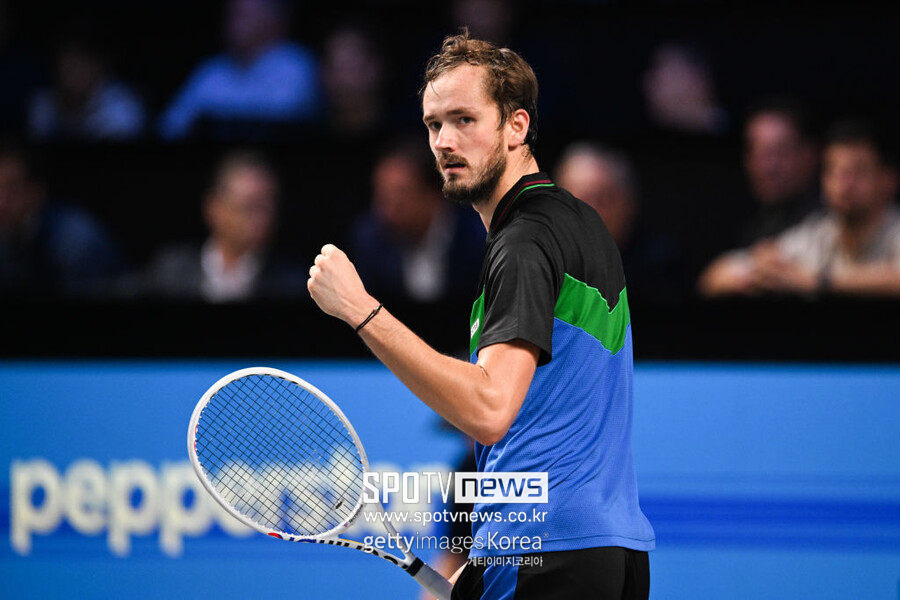 ▲ 2023 ATP 투어 비엔나오픈 단식 8강전에서 득점을 올린 뒤 주먹을 불끈 쥐는 다닐 메드베데프
