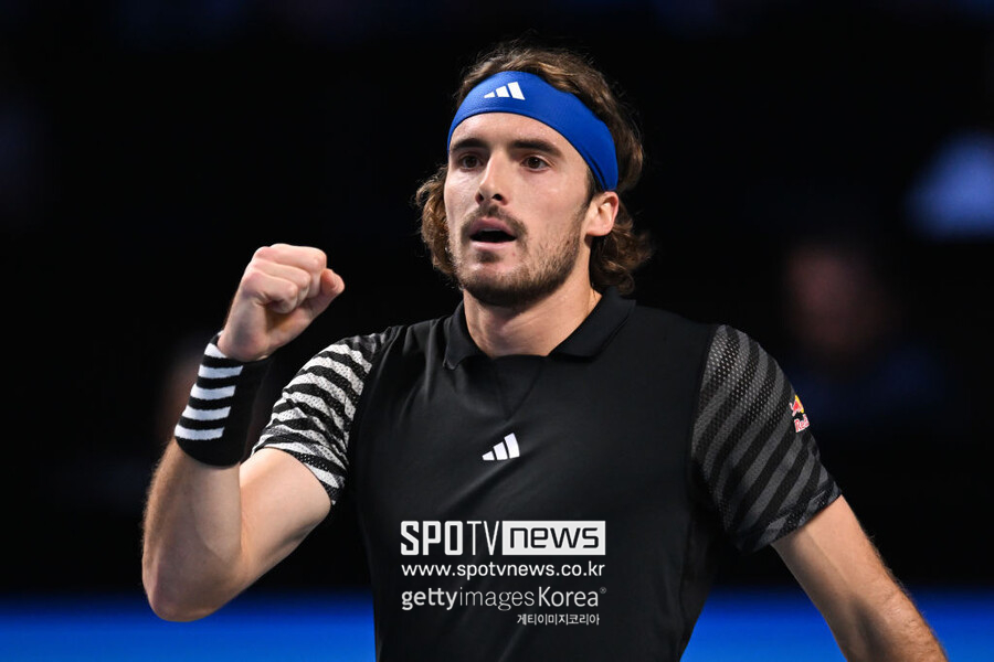 ▲ 2023 ATP 투어 비엔나오픈 단식 8강전에서 득점을 올린 뒤 주먹을 불끈 쥐는 스테파노스 치치파스