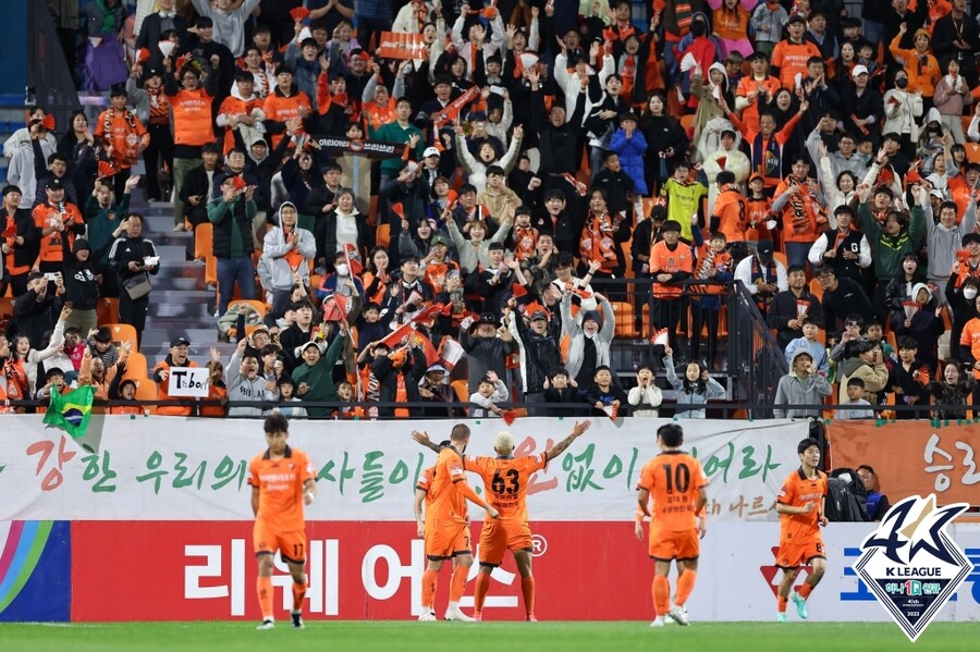 ▲ 인천 유나이티드는 광주FC에 2-0 승리를 거뒀고 제주 유나이티드는 강원FC에 정운의 극장골로 1-1로 비겼다. ⓒ한국프로축구연맹