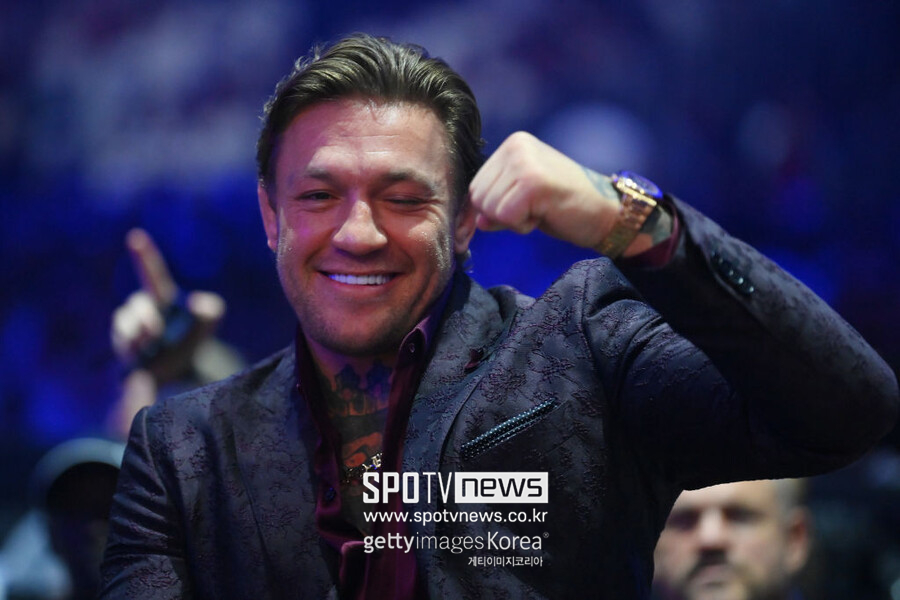 맥그리거, 내년 4월 UFC 복귀 전망…UFC 300에서 챈들러와?