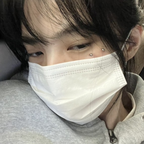 한소희, 화제의 얼굴 피어싱 결국 다 뺐다 "해봐야 직성 풀려, 피곤한 성격"