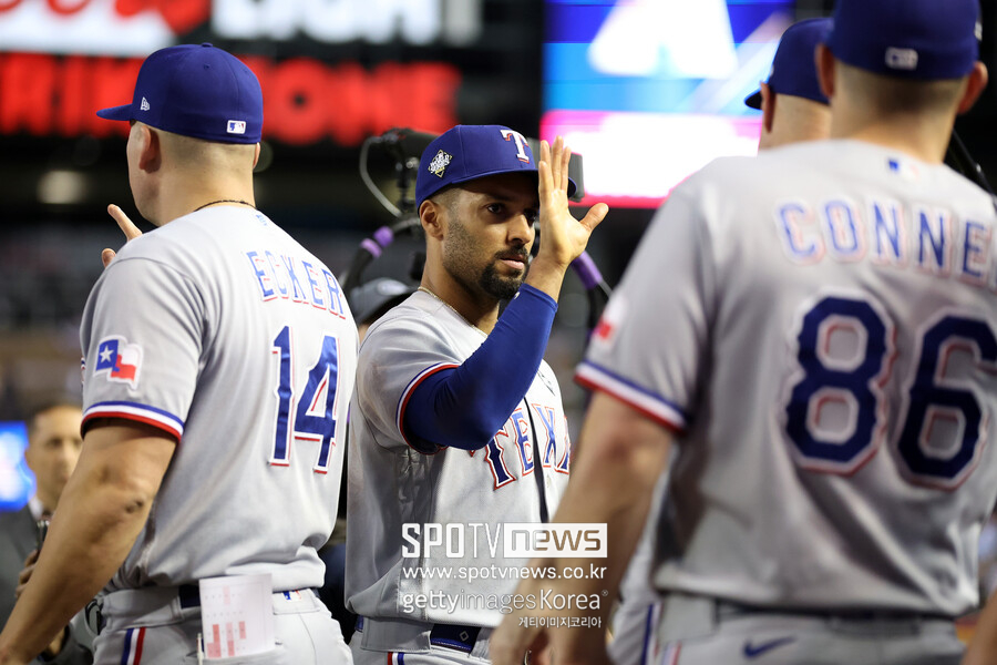 [이창섭의 MLB스코프] 텍사스 4차전 승리, 창단 첫 우승까지 1승 남았다