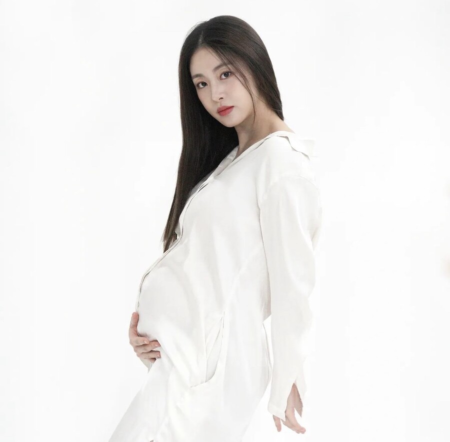 ▲ 강소라 만삭화보 비하인드. 출처| 강소라 SNS