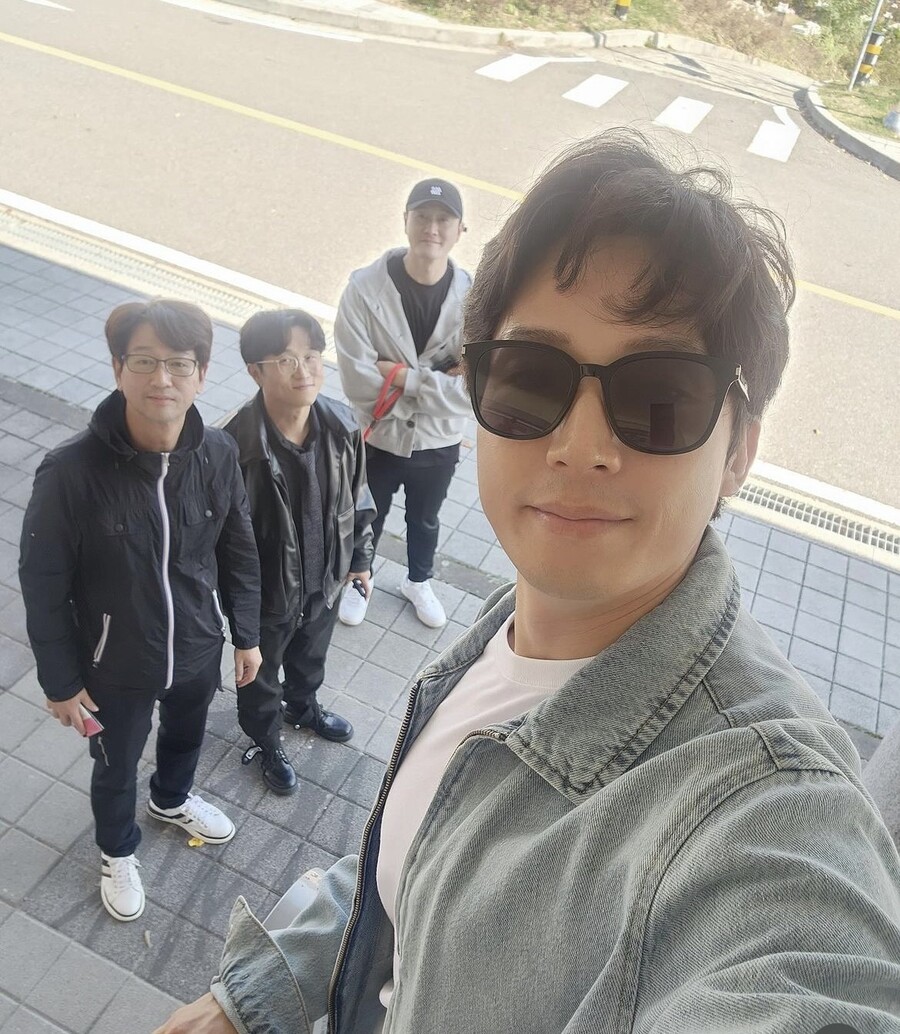▲ 고 박지선 납골당을 찾은 동료들. 출처 박성광SNS