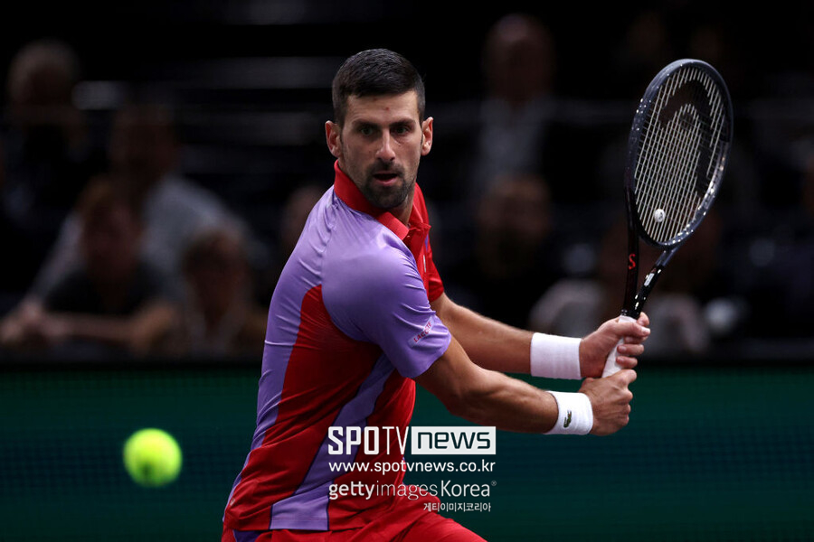 ▲ 2023 ATP 투어 파리 마스터스 단식 16강전에서 경기를 펼치는 노바크 조코비치