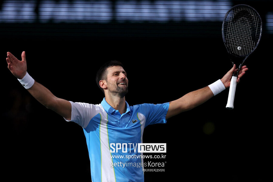 [ATP] '짜릿한 역전승' 조코비치, 파리 마스터스 2년 연속 결승행…디미트로프와 맞대결