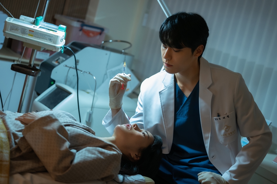 ▲ 임지연, 이도현. 출처ㅣ넷플릭스