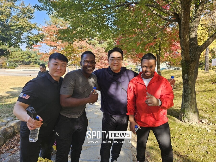 [포토S] 우리는 원팀! 정창진 감독과 인류무형문화유산씨름진흥원 김영수 사무국장