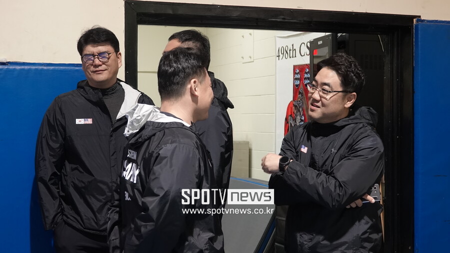 [포토S] 오늘 훈련은 진행은 이렇게? 대화하는 정창진 감독