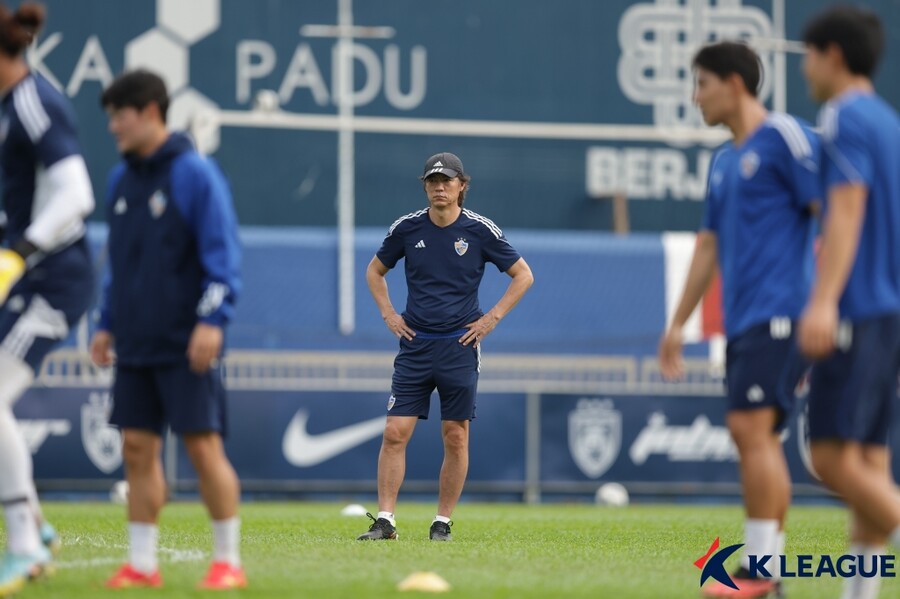 ▲ 울산 현대가 5일 조호르가 내준 훈련장에서 훈련하고 있다 ⓒ한국프로축구연맹