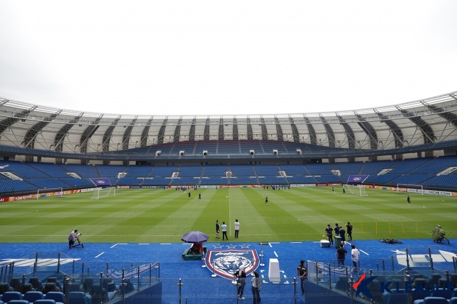 ▲ 6일 조호르 술탄 이브라힘 스타디움에서 '2023-24시즌 아시아축구연맹(AFC) 챔피언스리그(ACL)' I조 조별리그 경기 전 공식 훈련이 진행되고 있다 ⓒ한국프로축구연맹