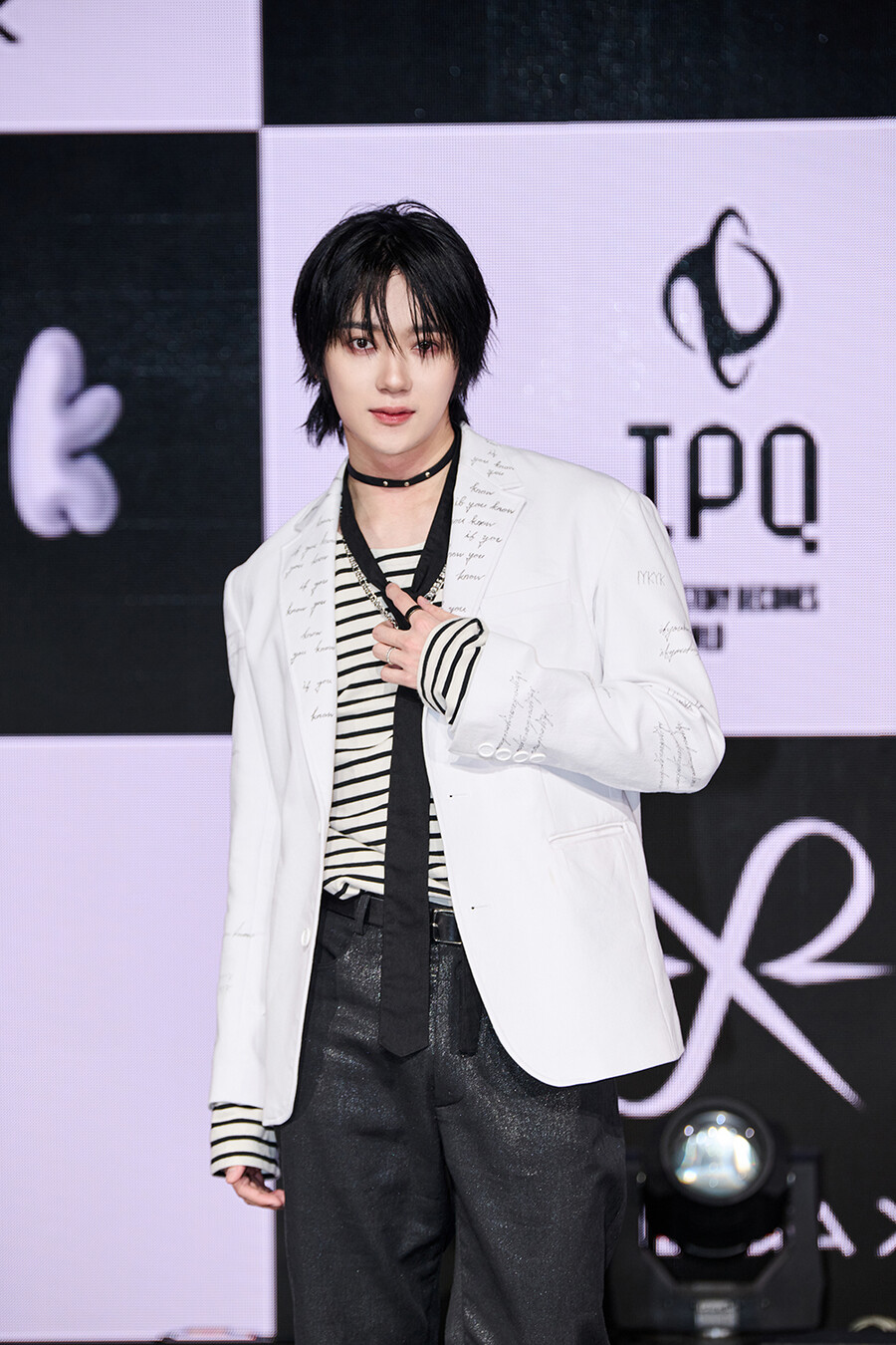 '前 소속사 분쟁 ing' 오메가엑스 예찬 "컴백 기적같다…감사한 마음 담아 활동할 것"