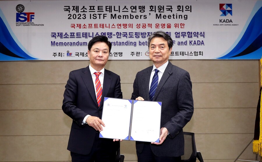 정인선 ISTF 회장(왼쪽)과 이영희 KADA 위원장 ⓒ한국도핑방지위원회