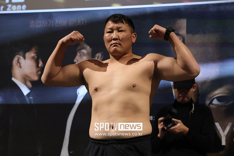 [포토S] 몽골에서 온 대통령 닮은 꼴!…몽석열 등장