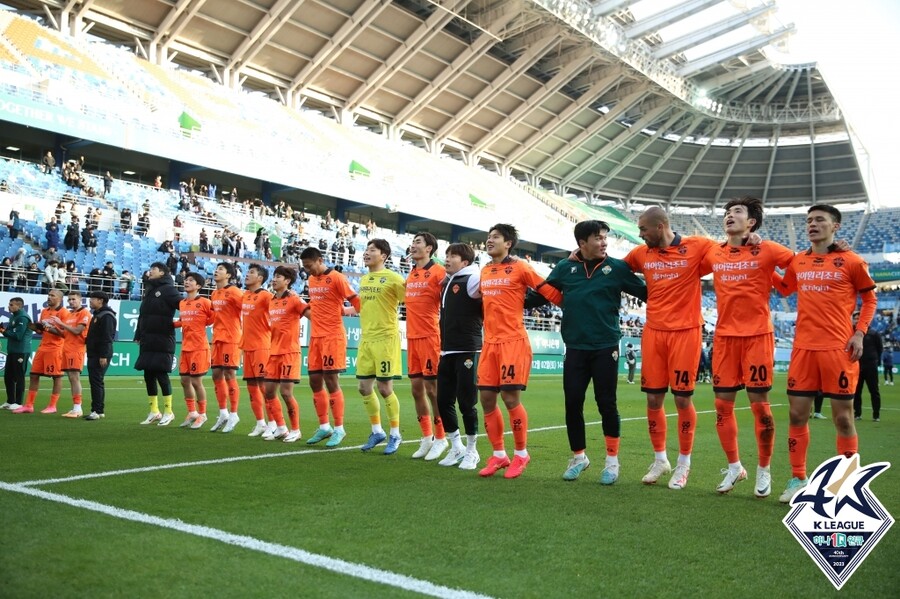 ▲ 대전과 맞대결에서 승리를 거둔 강원  ⓒ한국프로축구연맹